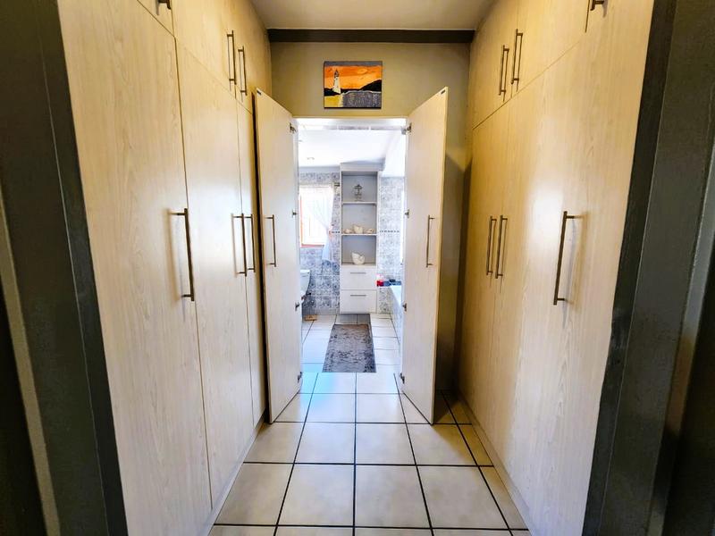 3 Bedroom Property for Sale in Mabille Park Western Cape